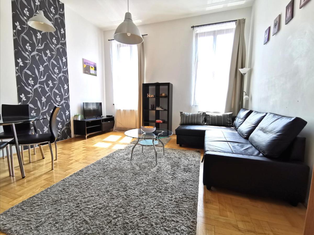 Gozsdu Apartment — Photos 2