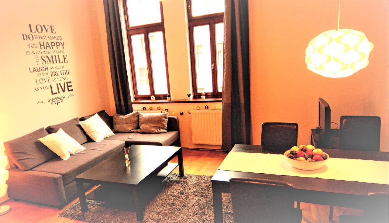 Gozsdu Apartment — Photos 3