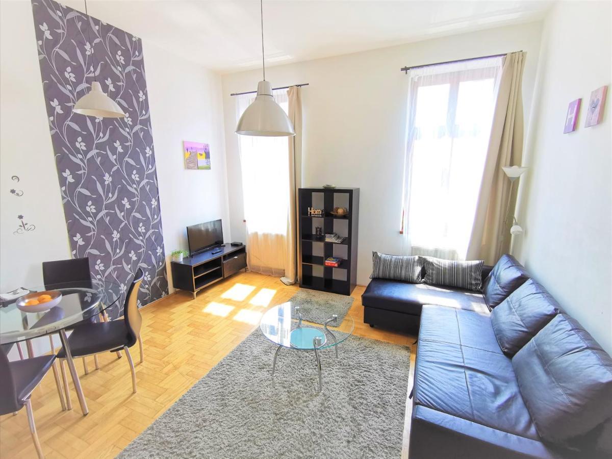 Gozsdu Apartment — Photos 1